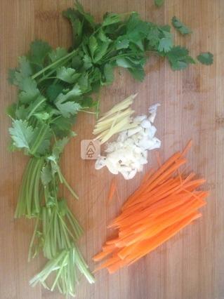 干煸手撕<a href=/shicai/shucai/XingBaoGu/index.html target=_blank><u><a href=/shicai/guopin/Xing/index.html target=_blank><u>杏</u></a>鲍菇</u></a>