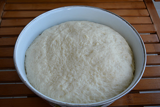 <a href=/shicai/mimian/NiuNai/index.html target=_blank><u>牛奶</u></a>刀切馒头