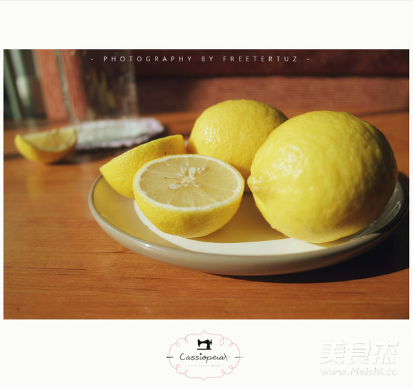 腌<a href=/shicai/guopin/NingMeng/index.html target=_blank><u>柠檬</u></a>片 (蜜浸<a href=/shicai/guopin/NingMeng/index.html target=_blank><u>柠檬</u></a>)的做法