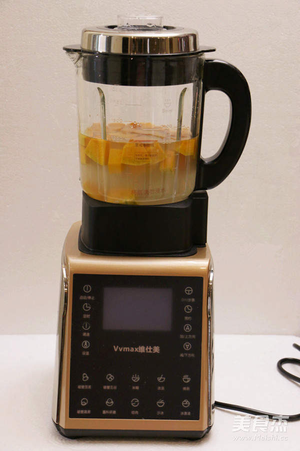 <a href=/shicai/shucai/NanGua/index.html target=_blank><u>南瓜</u></a><a href=/shicai/mimian/YanMai/index.html target=_blank><u>燕麦</u></a>米糊的做法