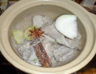 <a href=/shicai/rouqin/PaiGu/index.html target=_blank><u>排骨</u></a><a href=/shicai/shucai/DongGua/index.html target=_blank><u>冬瓜</u></a>汤