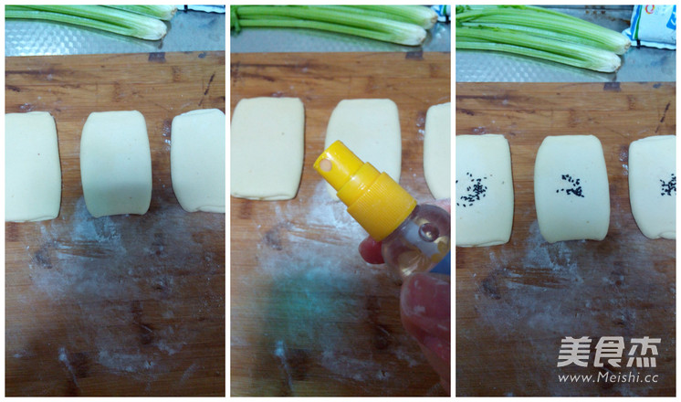 <a href=/shicai/mimian/YuMiMian/index.html target=_blank><u><a href=/shicai/mimian/YuMi/index.html target=_blank><u>玉米</u></a>面</u></a>卤<a href=/shicai/rouqin/NiuRou/index.html target=_blank><u>牛肉</u></a>夹饼的做法