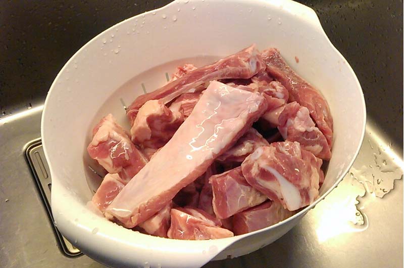 白<a href=/shicai/shucai/LuoBo/index.html target=_blank><u>萝卜</u></a><a href=/shicai/shuichanpin/HaiDai/index.html target=_blank><u>海带</u></a><a href=/shicai/rouqin/PaiGu/index.html target=_blank><u>排骨</u></a>汤3