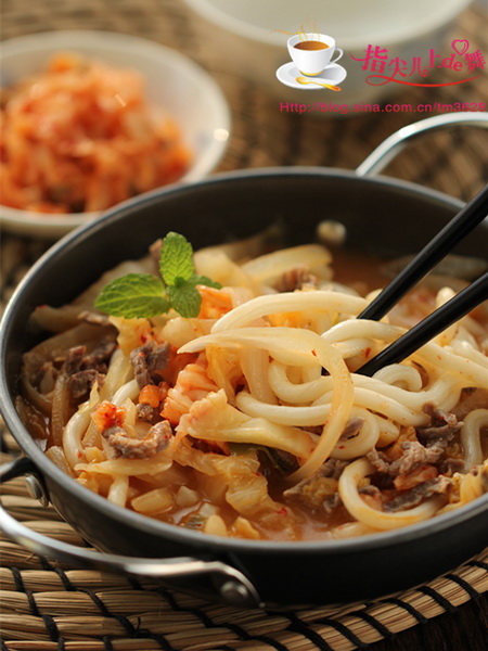 泡菜<a href=/shicai/rouqin/NiuRou/index.html target=_blank><u>牛肉</u></a>乌冬面的做法