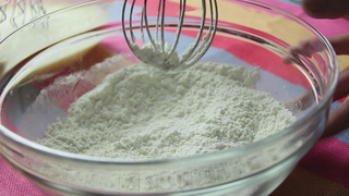 <a href=/shicai/mimian/NiuNai/index.html target=_blank><u>牛奶</u></a><a href=zt/qifengdg target=_blank><u>戚风蛋糕</u></a>