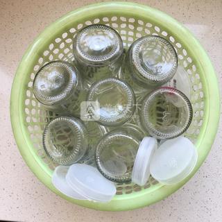 自制<a href=/shicai/mimian/SuanNai/index.html target=_blank><u>酸奶</u></a>