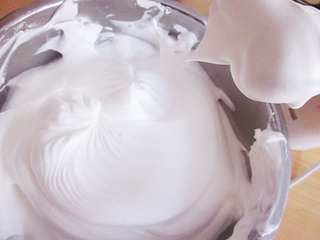 <a href=/shicai/guopin/PuTaoGan/index.html target=_blank><u><a href=/shicai/guopin/PuTao/index.html target=_blank><u>葡萄</u></a>干</u></a><a href=/shicai/guopin/ZhiMa/index.html target=_blank><u>芝麻</u></a><a href=zt/qifengdg target=_blank><u>戚风蛋糕</u></a>