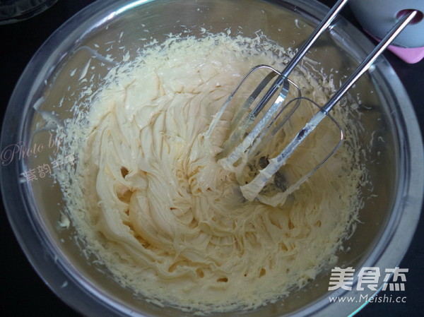 法式<a href=/shicai/mimian/NaiYou/index.html target=_blank><u>奶油</u></a>霜的做法