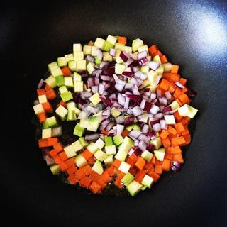 韩式<a href=/shicai/rouqin/ZhengJi/index.html target=_blank><u>鸡肉</u></a>粥