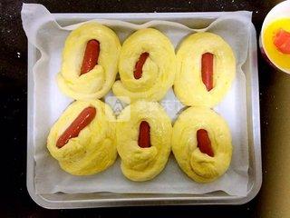 <a href=/shicai/mimian/XiaoMai/index.html target=_blank><u>小麦</u></a>胚芽热狗<a href=/shicai/mimian/MianBao/index.html target=_blank><u>面包</u></a>