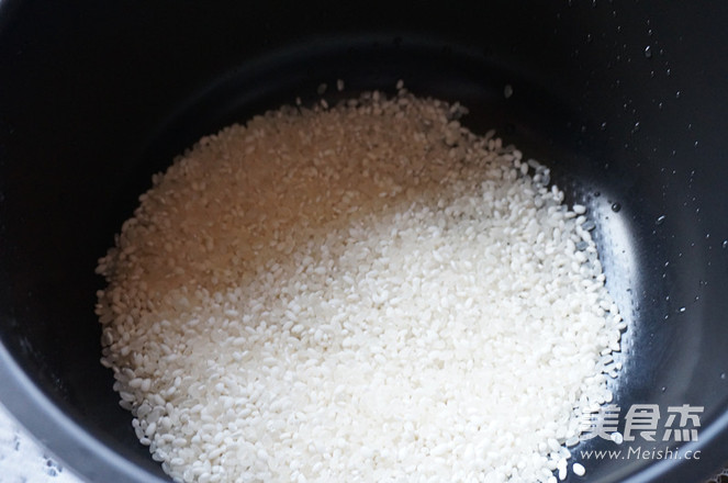 #恒大兴安滋补<a href=/shicai/rouqin/YangRou/index.html target=_blank><u>羊肉</u></a>粥#的做法