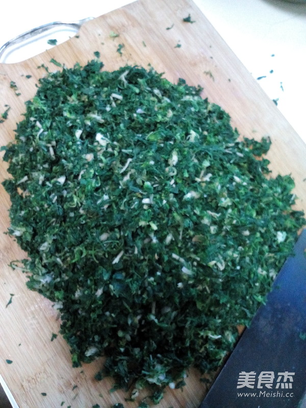 <a href=/shicai/shucai/JiCai/index.html target=_blank><u>荠菜</u></a>包子的做法