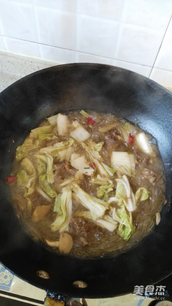 <a href=/shicai/rouqin/NiuNan/index.html target=_blank><u>牛腩</u></a><a href=/shicai/shucai/HongShu/index.html target=_blank><u>红薯</u></a>粉的做法