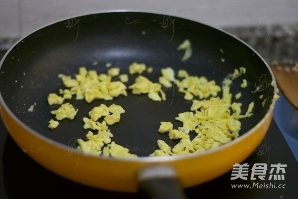 <a href=/shicai/rouqin/HuoTui/index.html target=_blank><u>火腿</u></a><a href=/shicai/shucai/HuLuoBo/index.html target=_blank><u>胡<a href=/shicai/shucai/LuoBo/index.html target=_blank><u>萝卜</u></a></u></a>炒饭的做法