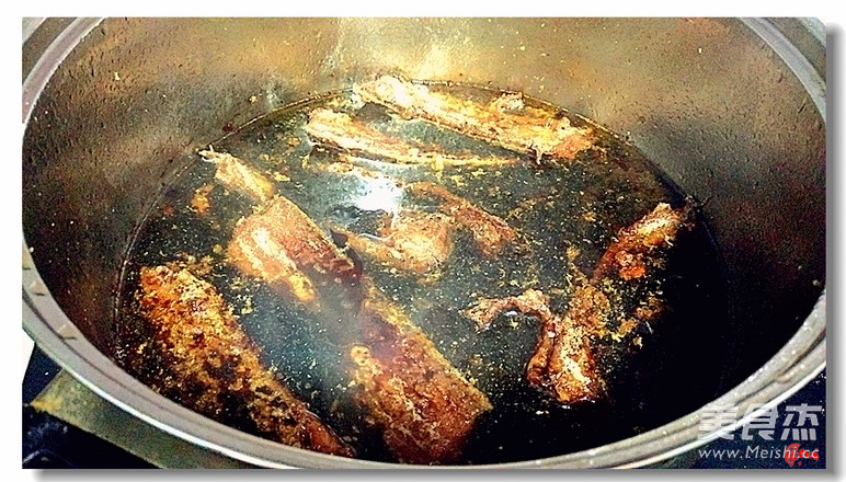 卤汁<a href=/shicai/shuichanpin/DaiYu/index.html target=_blank><u>带鱼</u></a>的做法