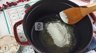 <a href=/shicai/mimian/NaiYou/index.html target=_blank><u>奶油</u></a><a href=/shicai/shucai/MoGu/index.html target=_blank><u>蘑菇</u></a>浓汤