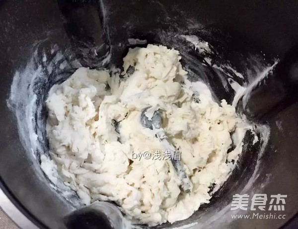 <a href=/shicai/guopin/ZhiMa/index.html target=_blank><u>芝麻</u></a>酱烧饼的做法