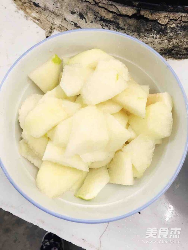 <a href=/shicai/shucai/YinEr/index.html target=_blank><u>银耳</u></a>雪<a href=/shicai/guopin/Li/index.html target=_blank><u>梨</u></a>红<a href=/shicai/guopin/Zao/index.html target=_blank><u>枣</u></a>羹的做法