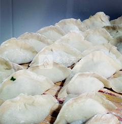 <a href=/shicai/guopin/XiGua/index.html target=_blank><u>西瓜</u></a>皮馅饺子