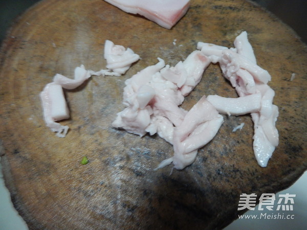 <a href=/shicai/rouqin/ZhuYou/index.html target=_blank><u>猪油</u></a>炒<a href=/shicai/shucai/QingCai/index.html target=_blank><u>青菜</u></a>的做法