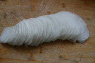 凉拌白<a href=/shicai/shucai/LuoBo/index.html target=_blank><u>萝卜</u></a>丝