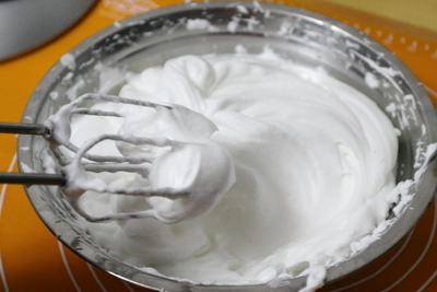 <a href=/shicai/guopin/XianJiao/index.html target=_blank><u>香蕉</u></a><a href=zt/qifengdg target=_blank><u>戚风蛋糕</u></a>步骤7