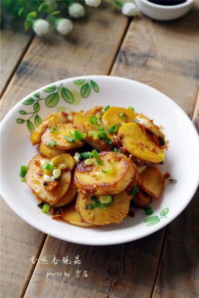 香煎<a href=/shicai/shucai/XingBaoGu/index.html target=_blank><u><a href=/shicai/guopin/Xing/index.html target=_blank><u>杏</u></a>鲍菇</u></a>的做法