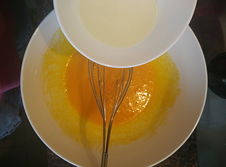 长颈鹿<a href=zt/qifengdg target=_blank><u>戚风蛋糕</u></a>卷