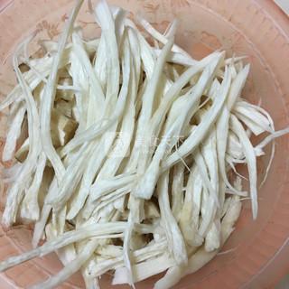 凉拌<a href=/shicai/shucai/XingBaoGu/index.html target=_blank><u><a href=/shicai/guopin/Xing/index.html target=_blank><u>杏</u></a>鲍菇</u></a>