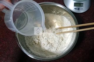 手工<a href=/shicai/rouqin/JiDan/index.html target=_blank><u>鸡蛋</u></a>细面