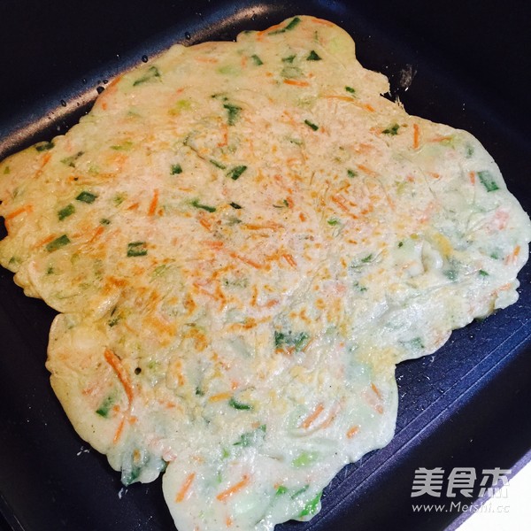 <a href=/shicai/shucai/QinCai/index.html target=_blank><u>芹菜</u></a><a href=/shicai/rouqin/JiDan/index.html target=_blank><u>鸡蛋</u></a>饼的做法