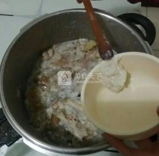 <a href=/shicai/guopin/YaoGuo/index.html target=_blank><u>腰果</u></a><a href=/shicai/rouqin/ZhuTi/index.html target=_blank><u>猪蹄</u></a>冻