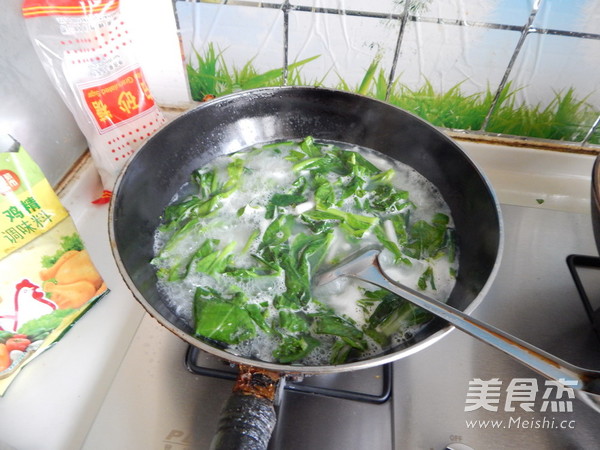 <a href=/shicai/shucai/QingCai/index.html target=_blank><u>青菜</u></a><a href=/shicai/mimian/DouFu/index.html target=_blank><u>豆腐</u></a><a href=/shicai/mimian/NianGao/index.html target=_blank><u>年糕</u></a>汤的做法