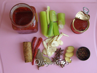 <a href=/shicai/rouqin/NiuRou/index.html target=_blank><u>牛肉</u></a>炖冻<a href=/shicai/mimian/DouFu/index.html target=_blank><u>豆腐</u></a>