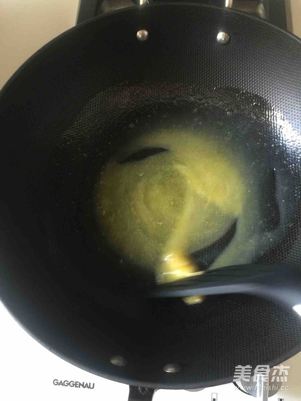 奥利奥<a href=/shicai/guopin/HuaSheng/index.html target=_blank><u>花生</u></a>牛轧糖的做法