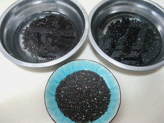 三<a href=/shicai/mimian/HeiDou/index.html target=_blank><u>黑豆</u></a>浆