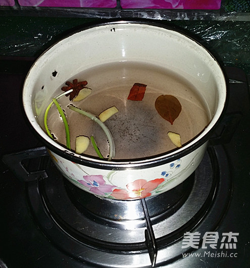 盐水<a href=/shicai/rouqin/YaZhen/index.html target=_blank><u>鸭胗</u></a>的做法