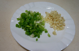 老干妈肉末烧<a href=/shicai/mimian/DouFu/index.html target=_blank><u>豆腐</u></a>