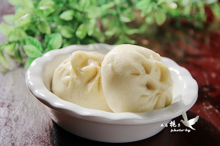 <a href=/shicai/rouqin/ZhuRou/index.html target=_blank><u>猪肉</u></a><a href=/shicai/shucai/QinCai/index.html target=_blank><u>芹菜</u></a>大包子