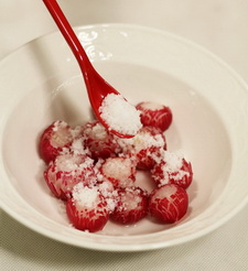 糖<a href=/shicai/diaoweipin/Cu/index.html target=_blank><u>醋</u></a>樱<a href=/shicai/guopin/Tao/index.html target=_blank><u>桃</u></a>小<a href=/shicai/shucai/LuoBo/index.html target=_blank><u>萝卜</u></a>步骤6