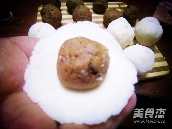 红<a href=/shicai/guopin/Zao/index.html target=_blank><u>枣</u></a><a href=/shicai/shucai/ShanYao/index.html target=_blank><u>山药</u></a>糕的做法