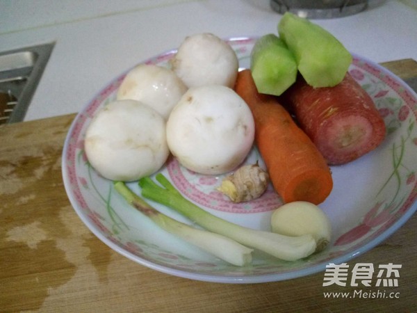 <a href=/shicai/guopin/BaiGuo/index.html target=_blank><u>白果</u></a>烩鲜蔬的做法