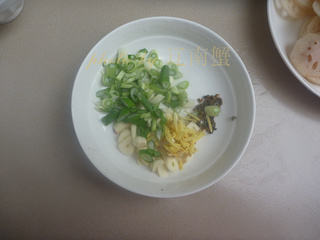 干煸<a href=/shicai/shucai/LianOu/index.html target=_blank><u>莲<a href=/shicai/shucai/Ou/index.html target=_blank><u>藕</u></a></u></a>