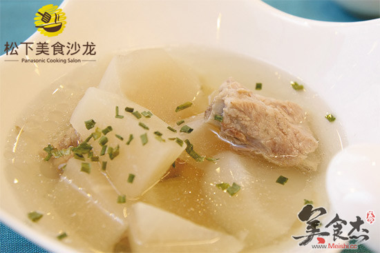 <a href=/shicai/shucai/LuoBo/index.html target=_blank><u>萝卜</u></a><a href=/shicai/rouqin/PaiGu/index.html target=_blank><u>排骨</u></a>汤rf.jpg