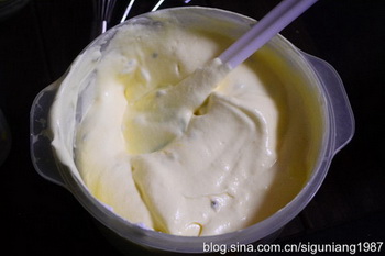 <a href=/shicai/guopin/BaiXiangGuo/index.html target=_blank><u>百香果</u></a><a href=zt/qifengdg target=_blank><u>戚风蛋糕</u></a>步骤11