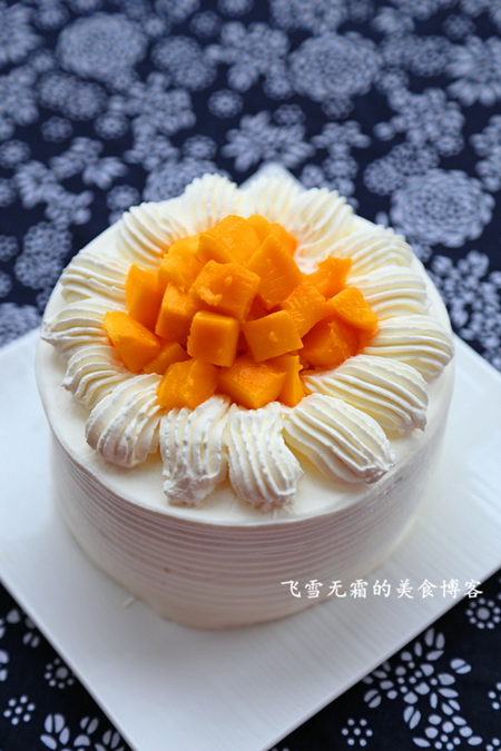 <a href=/shicai/guopin/MangGuo/index.html target=_blank><u>芒果</u></a>夹心<a href=/shicai/mimian/NaiYou/index.html target=_blank><u>奶油</u></a>蛋糕