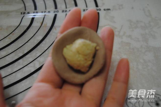 萌猴<a href=/shicai/guopin/HuaSheng/index.html target=_blank><u>花生</u></a>汤圆的做法