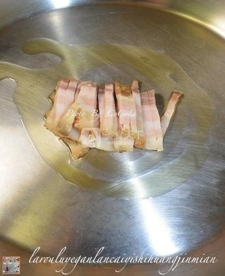 <a href=/shicai/rouqin/LaRou/index.html target=_blank><u>腊肉</u></a>甘蓝意式黄金面