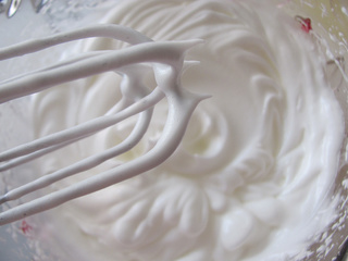 <a href=/shicai/guopin/MangGuo/index.html target=_blank><u>芒果</u></a>蛋糕卷