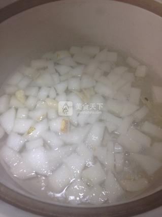 <a href=/shicai/shucai/BaiHe/index.html target=_blank><u>百合</u></a>雪<a href=/shicai/guopin/Li/index.html target=_blank><u>梨</u></a><a href=/shicai/yaoshi/YaWo/index.html target=_blank><u>燕窝</u></a>